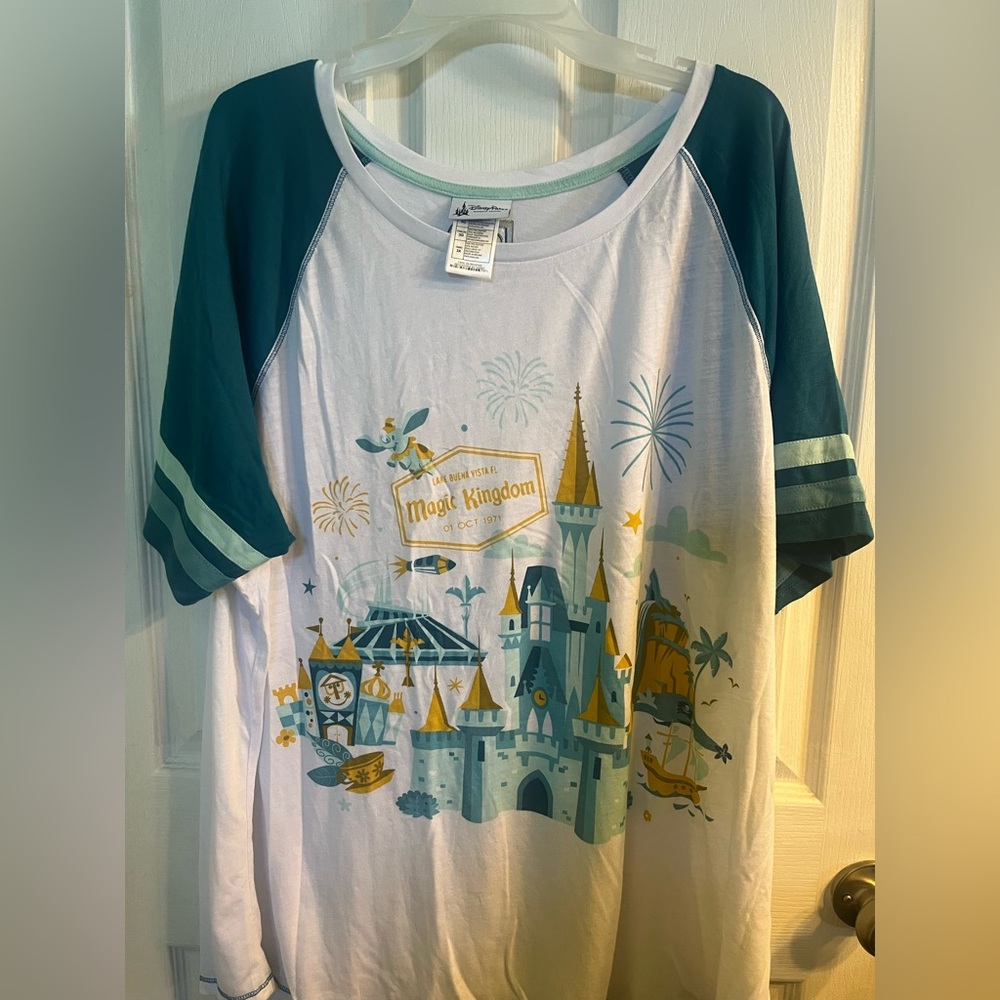 Disney parks 3x Magic kingdom 50th anniversary top
